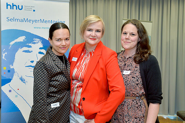 Gruppenbild (von links nach rechts) von Amrei Bahr, Ekaterina Masetkina und Annika Hof. 